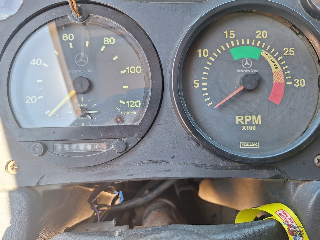 Caminhão MERCEDES BENZ MB 1720 Baú Furgão ANO 1999 de Jeff Caminhões e Carretas no Paraná