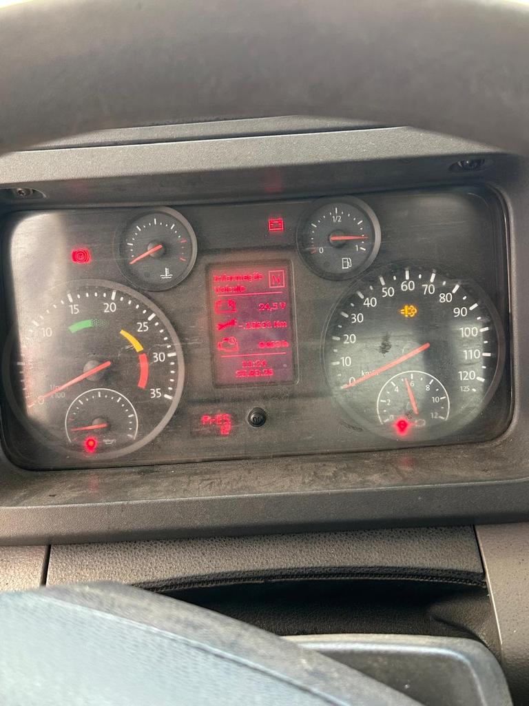 Caminhão VOLKSWAGEN VW 13190 Baú Furgão ANO 2012 de Walter Flosi Jr em São Paulo