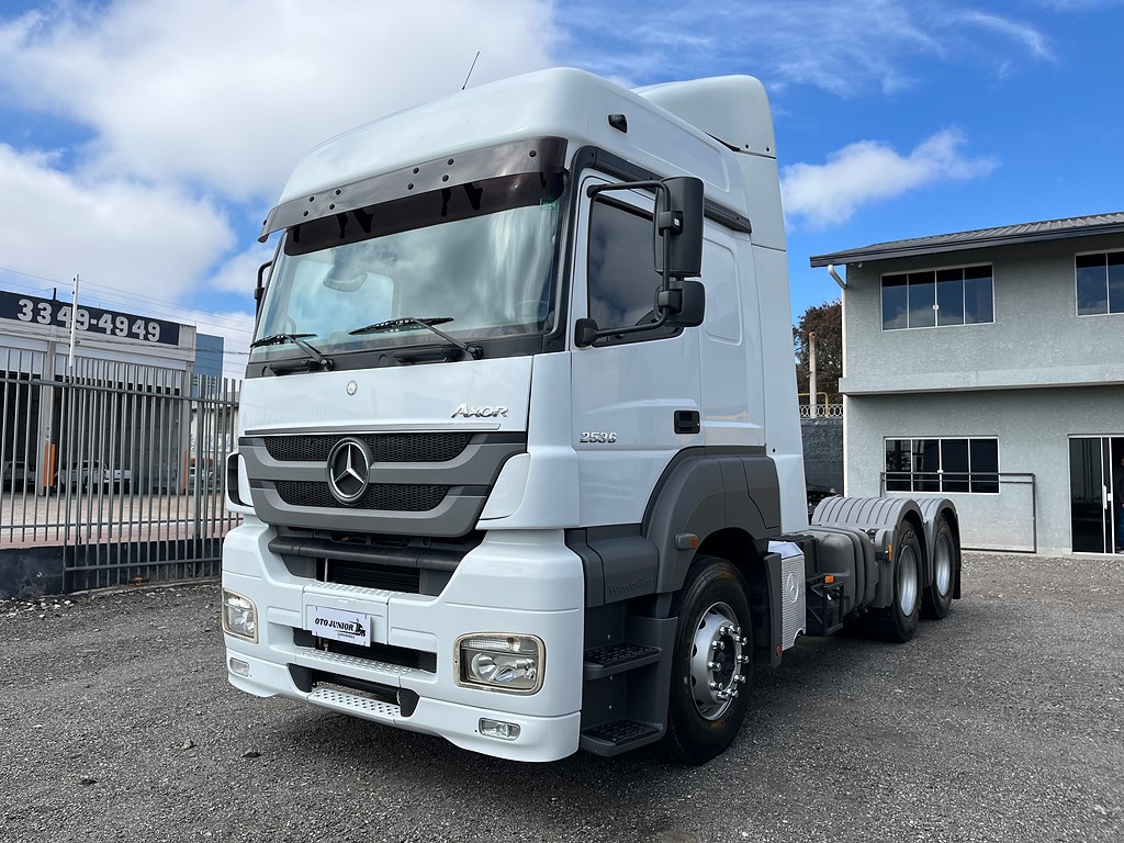 Caminhão MERCEDES BENZ MB 2536 Cavalo Mecânico ANO 2022 de Oto Junior Caminhões no Paraná