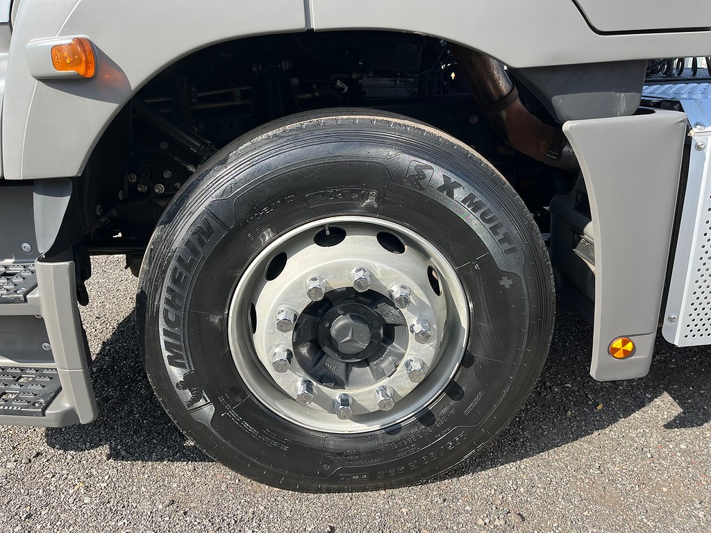 Caminhão MERCEDES BENZ MB 2536 Cavalo Mecânico ANO 2022 de Oto Junior Caminhões no Paraná