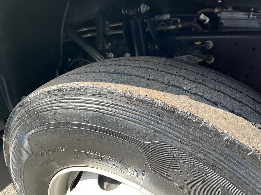 Caminhão MERCEDES BENZ MB 2536 Cavalo Mecânico ANO 2022 de Oto Junior Caminhões no Paraná