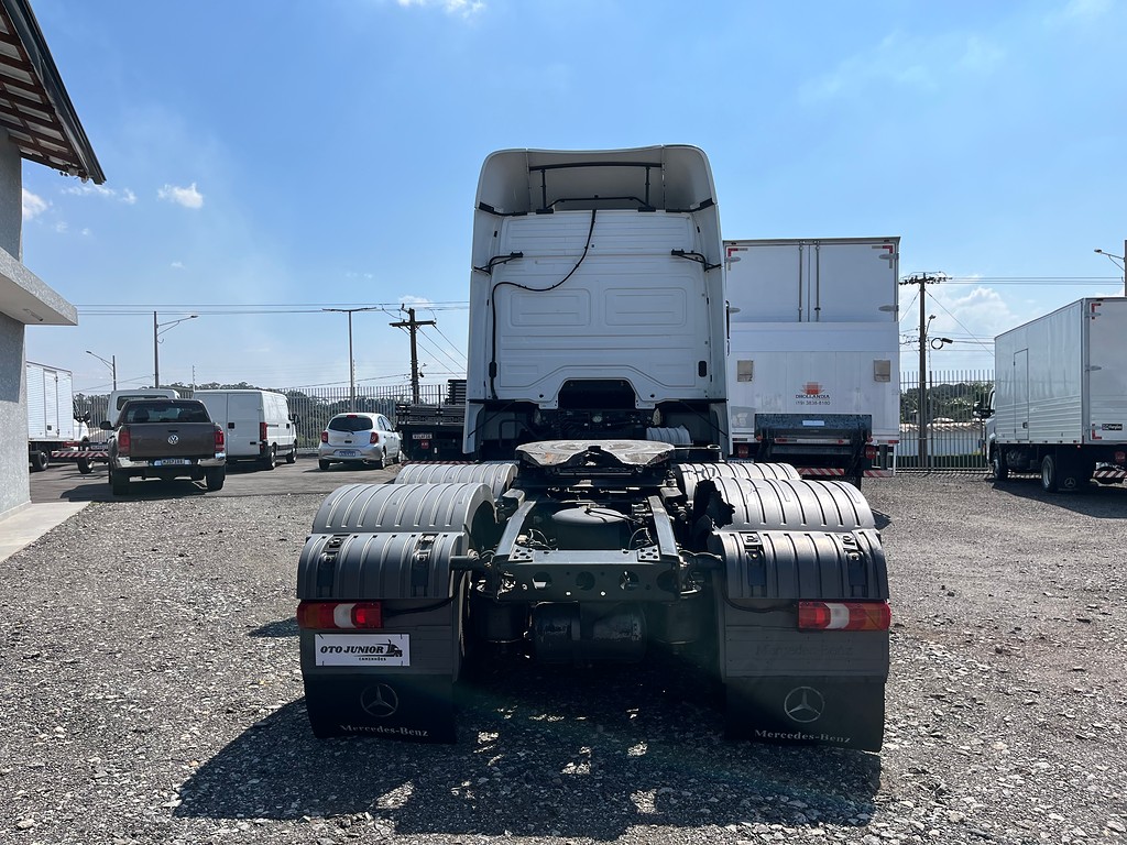 Caminhão MERCEDES BENZ MB 2536 Cavalo Mecânico ANO 2022 de Oto Junior Caminhões no Paraná