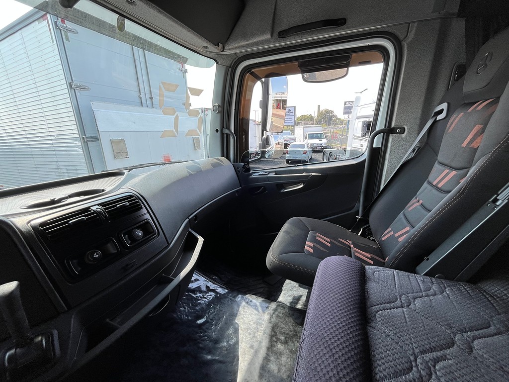 Caminhão MERCEDES BENZ MB 2536 Cavalo Mecânico ANO 2022 de Oto Junior Caminhões no Paraná