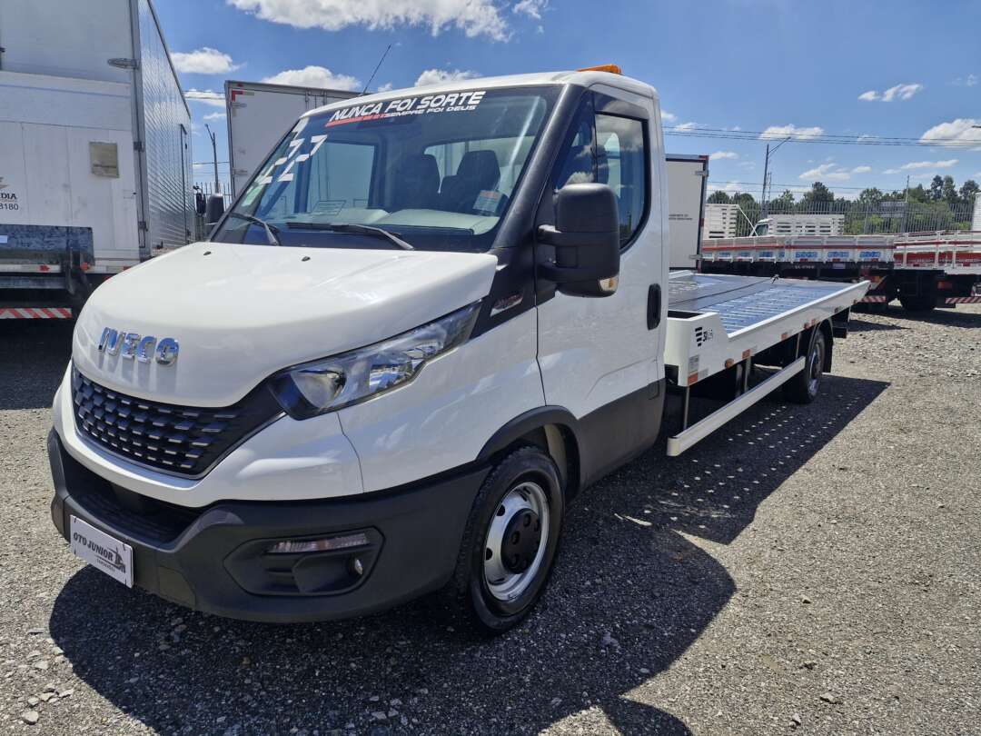 Caminhão IVECO DAILY 35-150 Ano 2022 Plataforma Guincho de Oto Junior Caminhões no Paraná