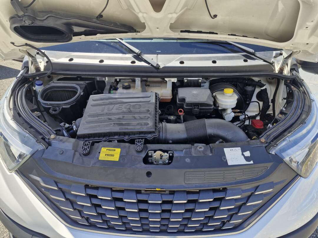 Caminhão IVECO DAILY 35-150 Ano 2022 Plataforma Guincho de Oto Junior Caminhões no Paraná