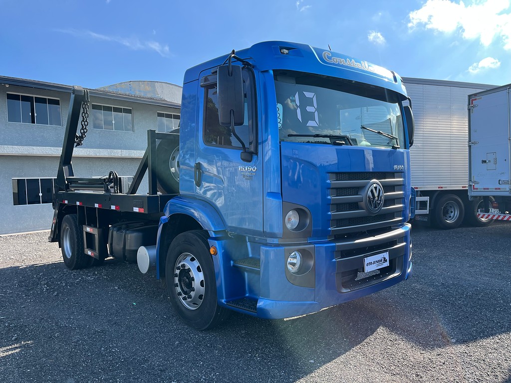 Caminhão VOLKSWAGEN VW 15190 Poliguindaste ANO 2013 de Oto Junior Caminhões no Paraná