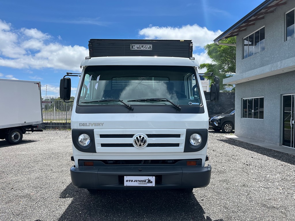 Caminhão VOLKSWAGEN VW 9150 Baú Sider ANO 2011 de Oto Junior Caminhões no Paraná
