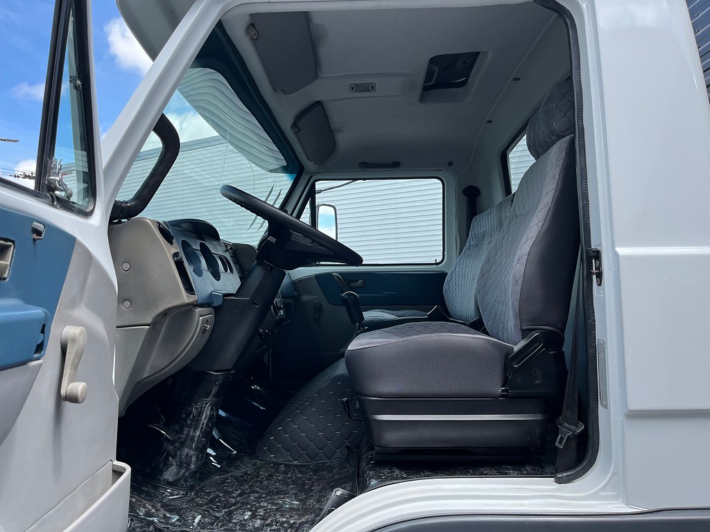 Caminhão VOLKSWAGEN VW 9150 Baú Sider ANO 2011 de Oto Junior Caminhões no Paraná