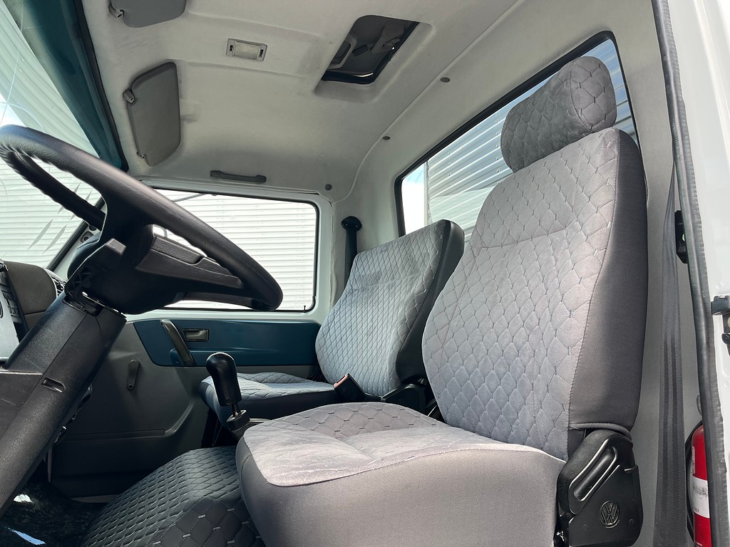 Caminhão VOLKSWAGEN VW 9150 Baú Sider ANO 2011 de Oto Junior Caminhões no Paraná