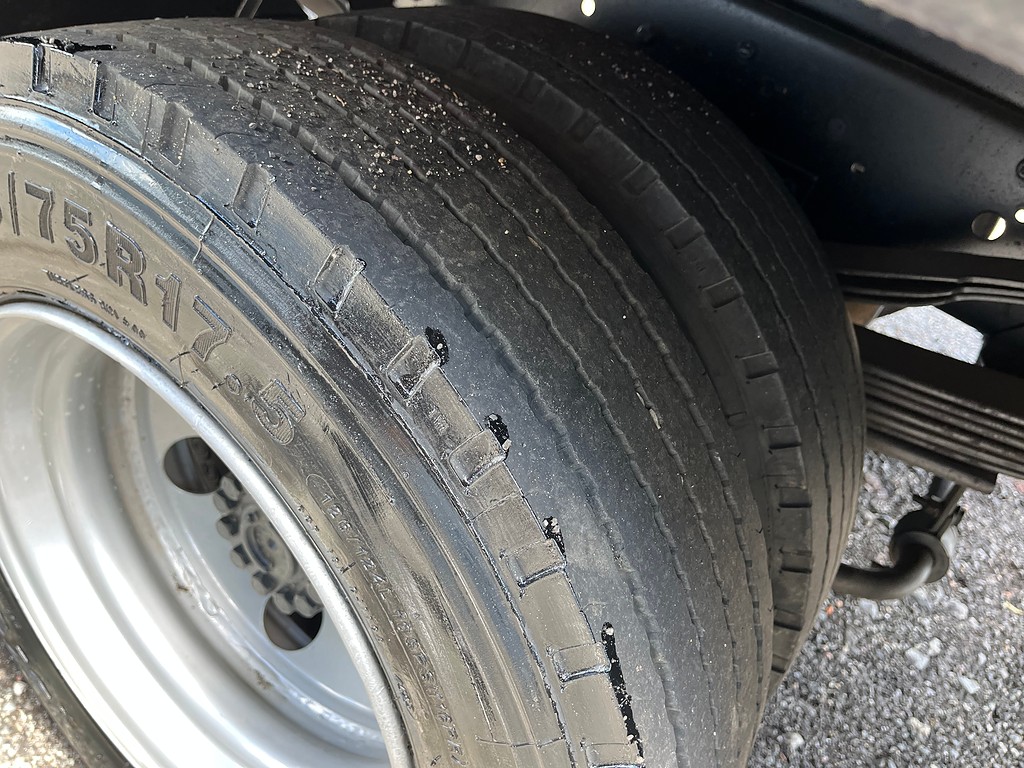 Caminhão VOLKSWAGEN VW 9150 Baú Sider ANO 2011 de Oto Junior Caminhões no Paraná