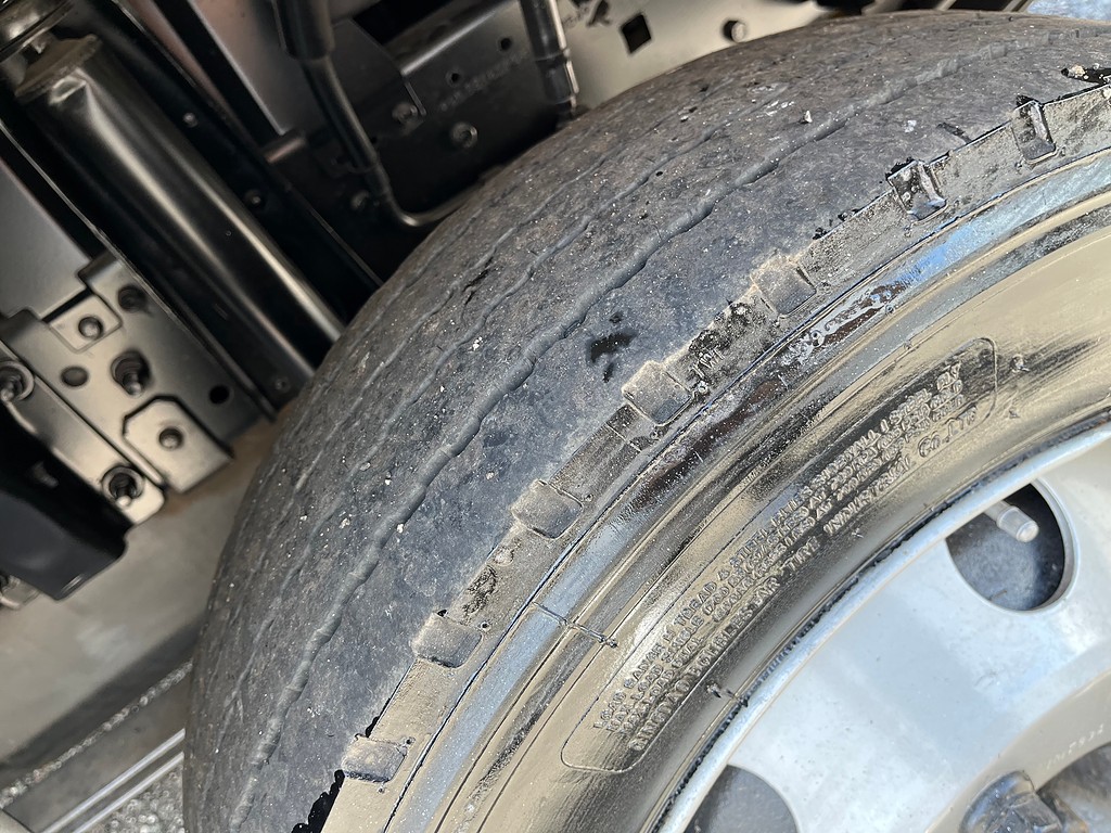 Caminhão VOLKSWAGEN VW 9150 Baú Sider ANO 2011 de Oto Junior Caminhões no Paraná