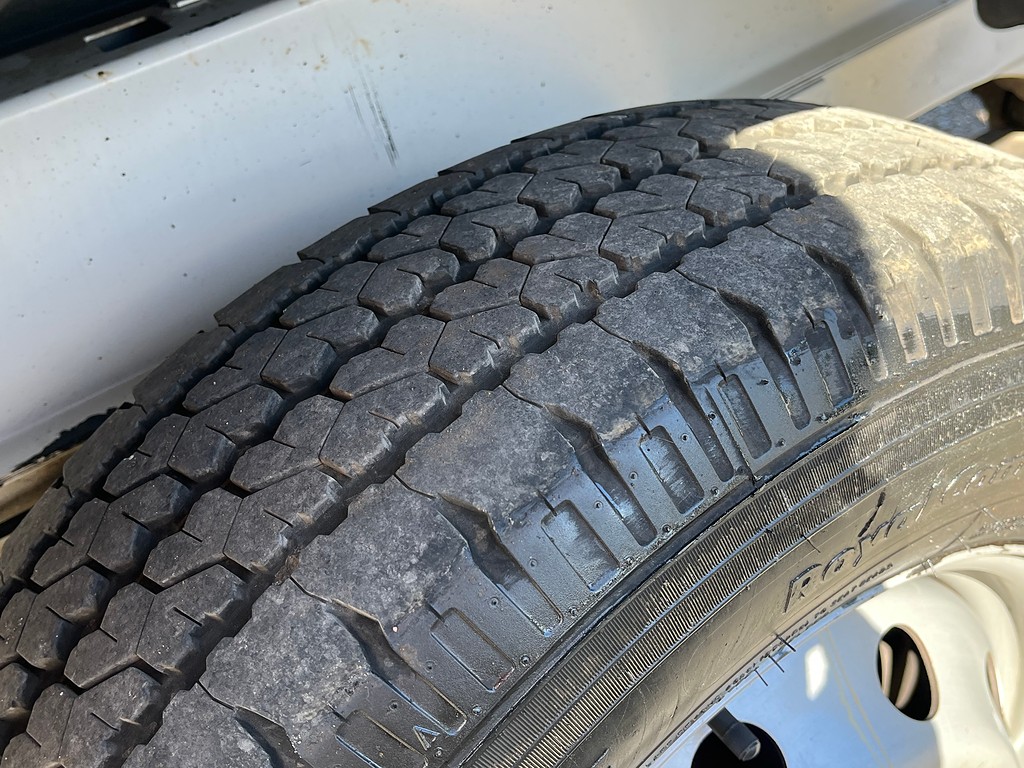 Caminhão ·UTILITÁRIO FIAT DUCATO CHASSI 2.3 Baú Furgão ANO 2021 de Oto Junior Caminhões no Paraná