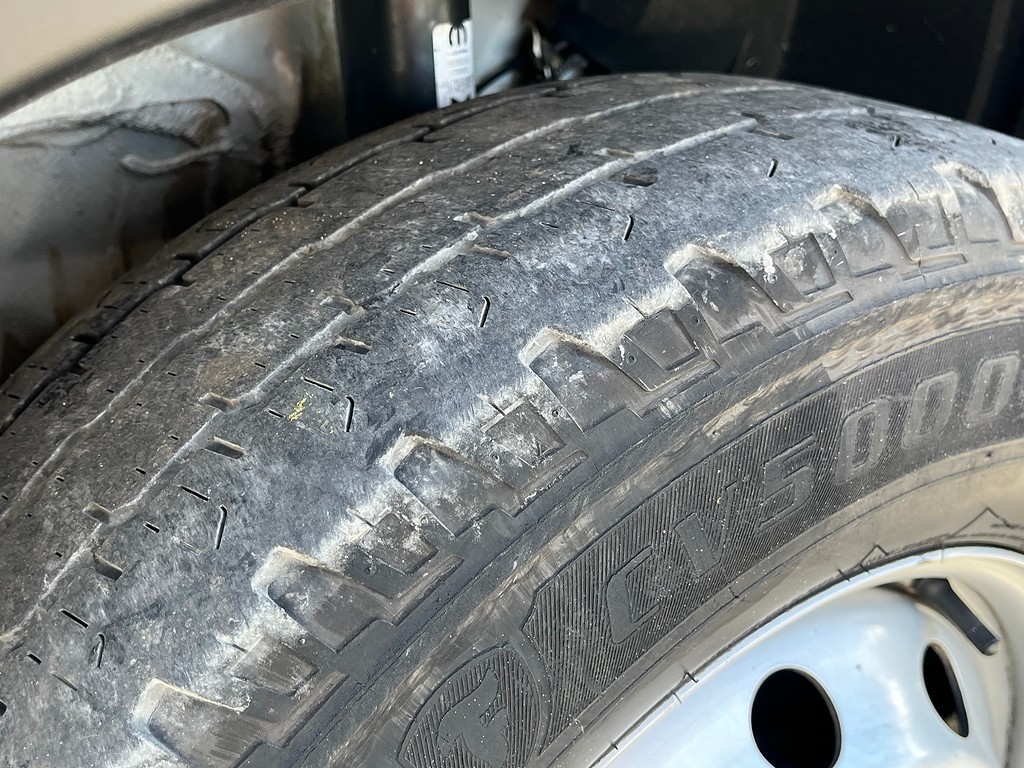 Caminhão ·UTILITÁRIO FIAT DUCATO CHASSI 2.3 Baú Furgão ANO 2021 de Oto Junior Caminhões no Paraná