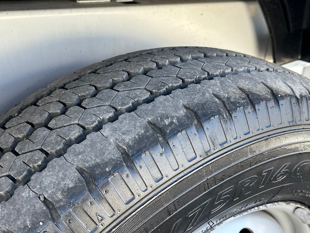 Caminhão ·UTILITÁRIO FIAT DUCATO CHASSI 2.3 Baú Furgão ANO 2021 de Oto Junior Caminhões no Paraná