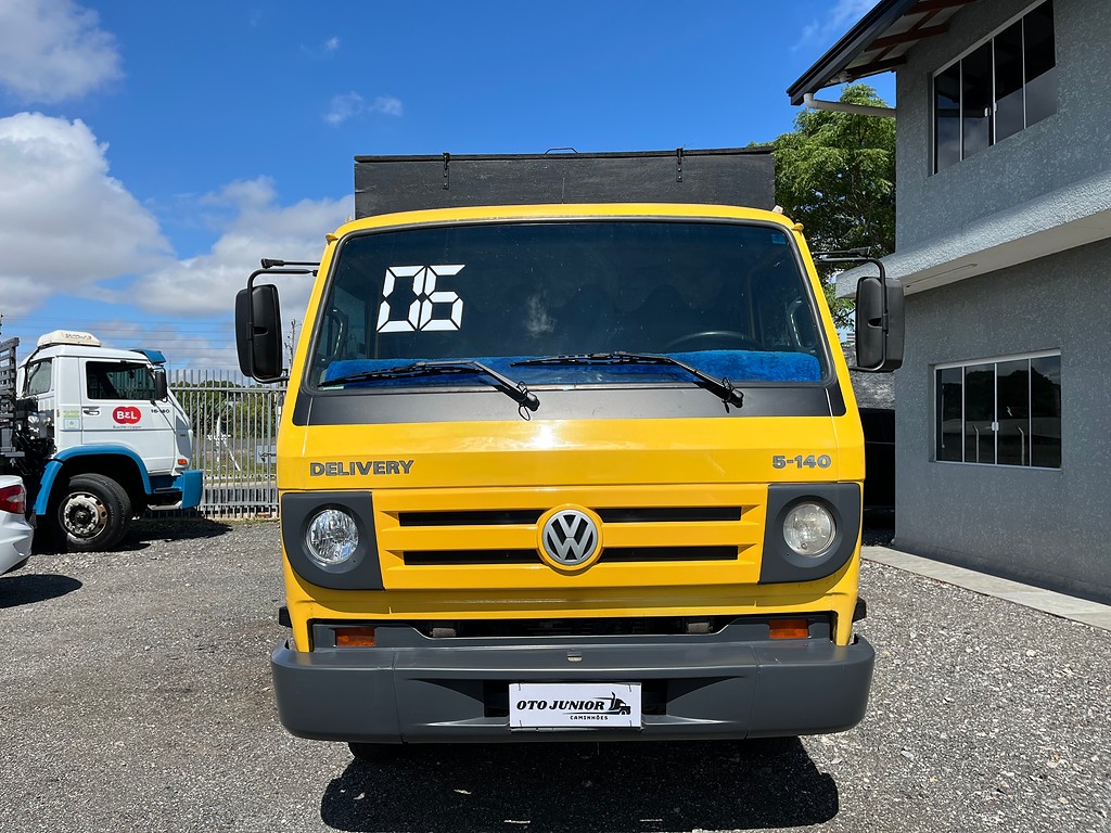 Caminhão VOLKSWAGEN VW 5140 Boiadeiro ANO 2006 de Oto Junior Caminhões no Paraná
