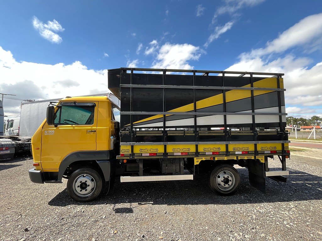 Caminhão VOLKSWAGEN VW 5140 Boiadeiro ANO 2006 de Oto Junior Caminhões no Paraná