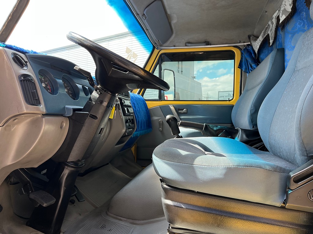 Caminhão VOLKSWAGEN VW 5140 Boiadeiro ANO 2006 de Oto Junior Caminhões no Paraná