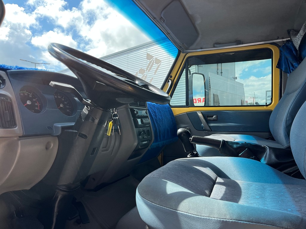 Caminhão VOLKSWAGEN VW 5140 Boiadeiro ANO 2006 de Oto Junior Caminhões no Paraná