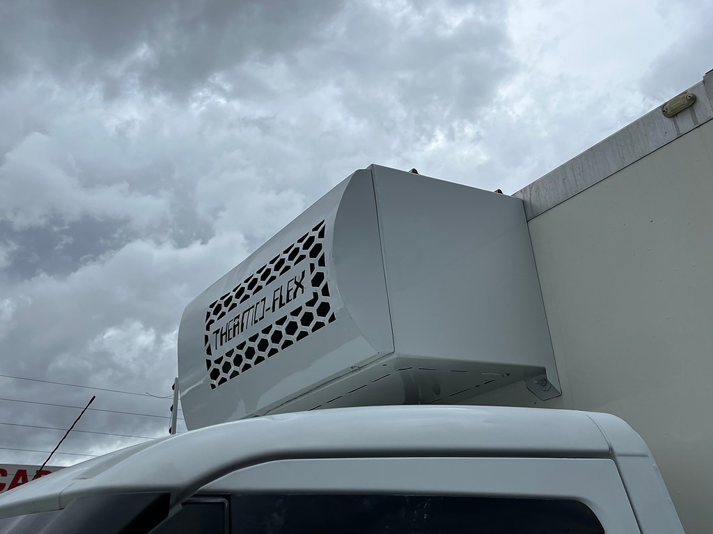 Caminhão IVECO DAILY 35-160 Baú Frigorífico ANO 2022 de Oto Junior Caminhões no Paraná