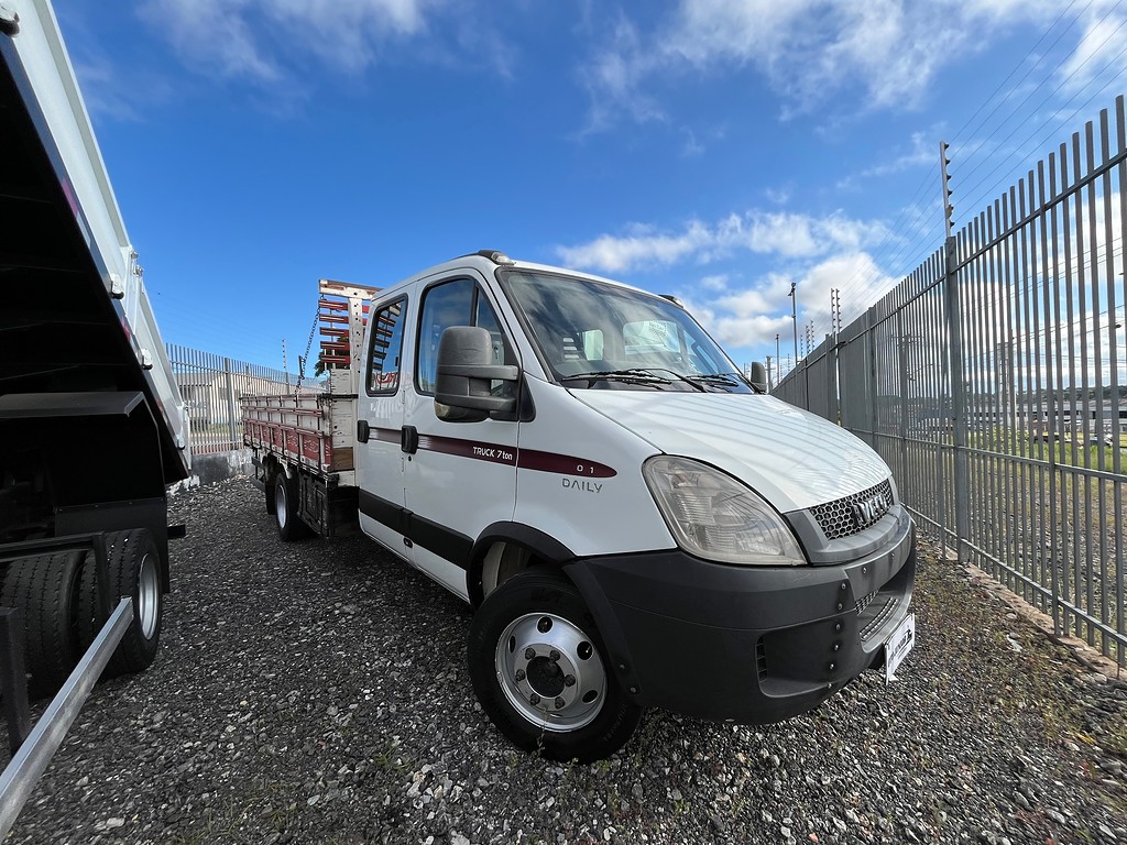 Caminhão IVECO DAILY 70c17 Carroceria ANO 2014 de Oto Junior Caminhões no Paraná