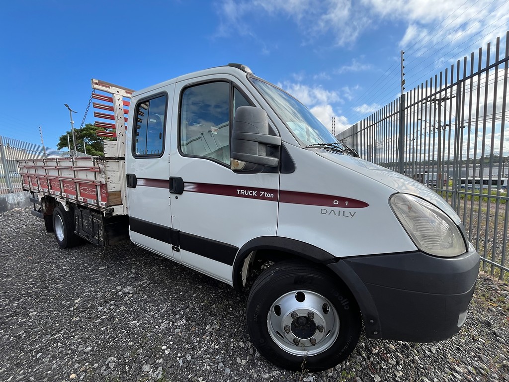 Caminhão IVECO DAILY 70c17 Carroceria ANO 2014 de Oto Junior Caminhões no Paraná