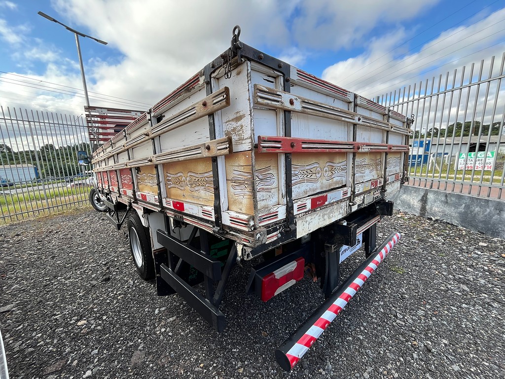 Caminhão IVECO DAILY 70c17 Carroceria ANO 2014 de Oto Junior Caminhões no Paraná