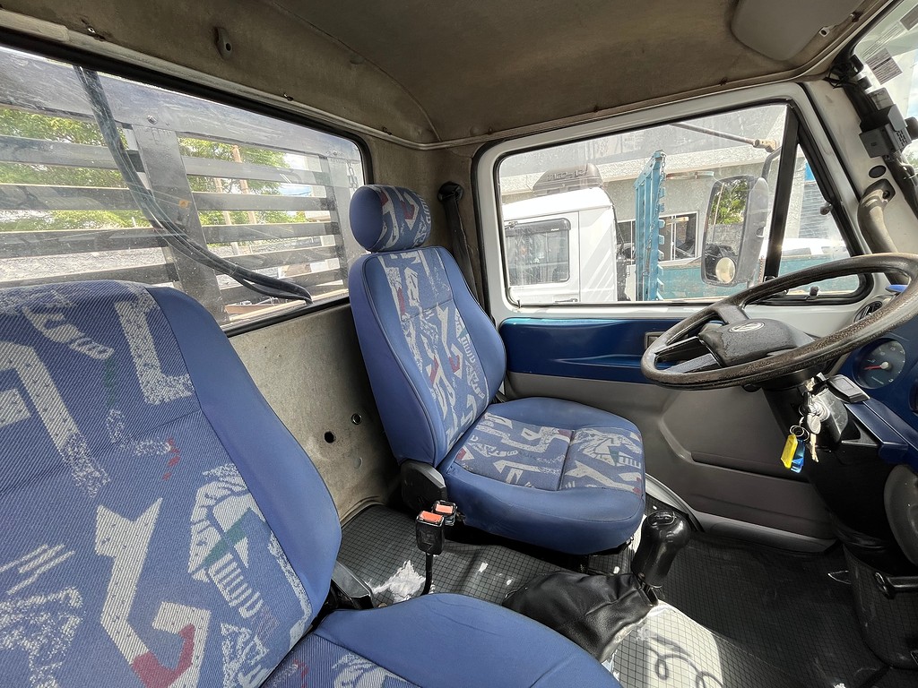 Caminhão VOLKSWAGEN VW 15180 Carroceria ANO 2010 de Oto Junior Caminhões no Paraná