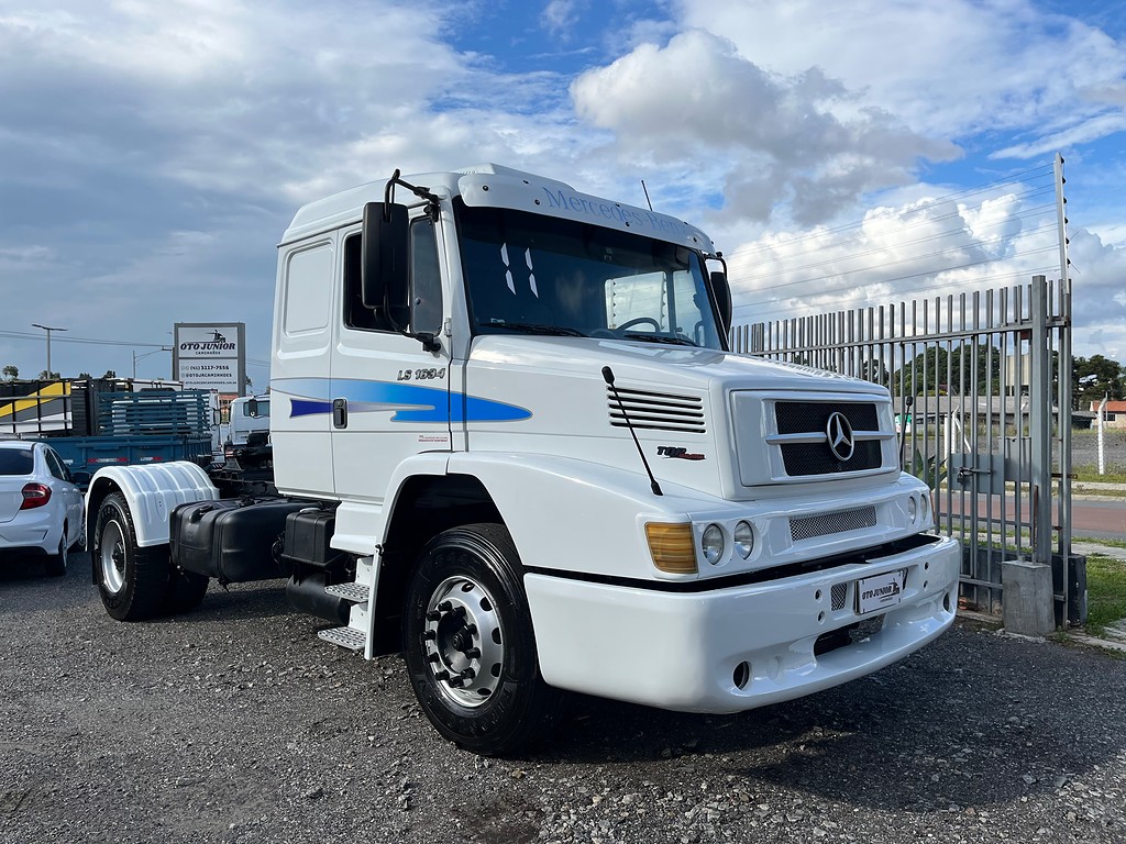 Caminhão MERCEDES BENZ MB 1634 Cavalo Mecânico ANO 2011 de Oto Junior Caminhões no Paraná