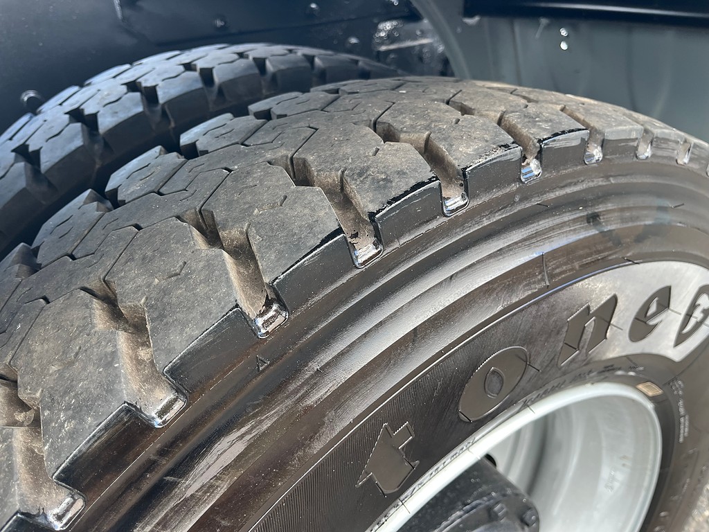 Caminhão MERCEDES BENZ MB 1634 Cavalo Mecânico ANO 2011 de Oto Junior Caminhões no Paraná