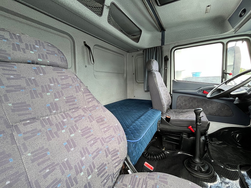 Caminhão MERCEDES BENZ MB 1634 Cavalo Mecânico ANO 2011 de Oto Junior Caminhões no Paraná