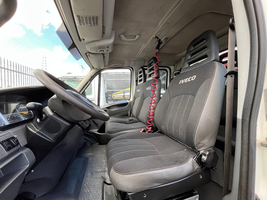 Caminhão IVECO DAILY 70c17 Carroceria ANO 2014 de Oto Junior Caminhões no Paraná