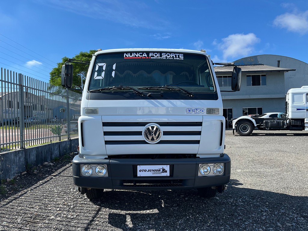Caminhão VOLKSWAGEN VW 13150 Chassis ANO 2001 de Oto Junior Caminhões no Paraná
