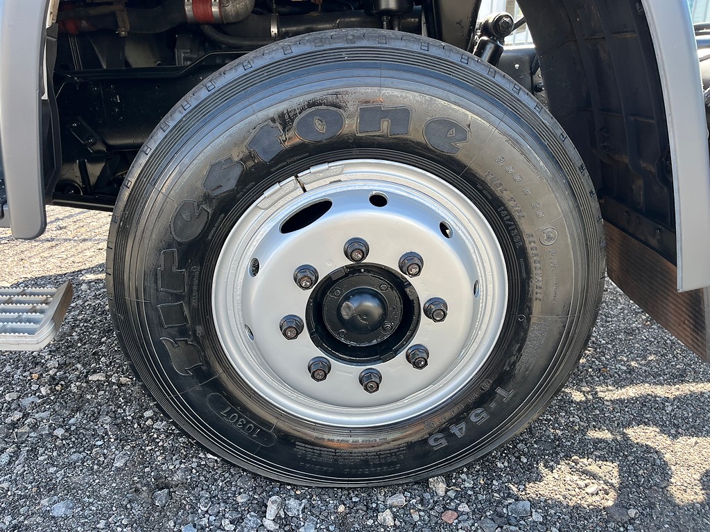 Caminhão VOLKSWAGEN VW 13150 Chassis ANO 2001 de Oto Junior Caminhões no Paraná