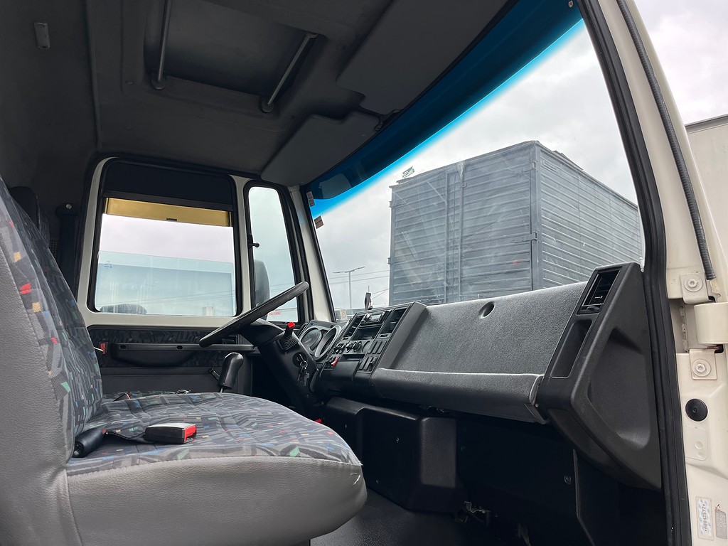 Caminhão FORD CARGO 815 Baú Furgão ANO 2010 de Oto Junior Caminhões no Paraná