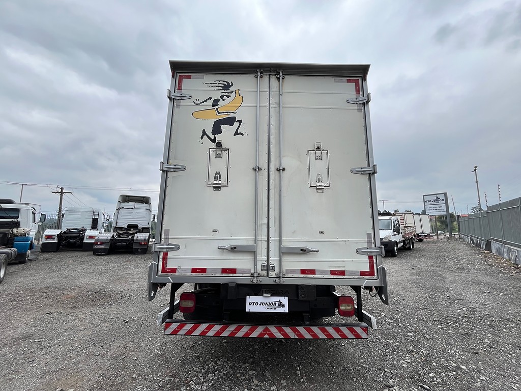 Caminhão FORD CARGO 815 Baú Furgão ANO 2010 de Oto Junior Caminhões no Paraná