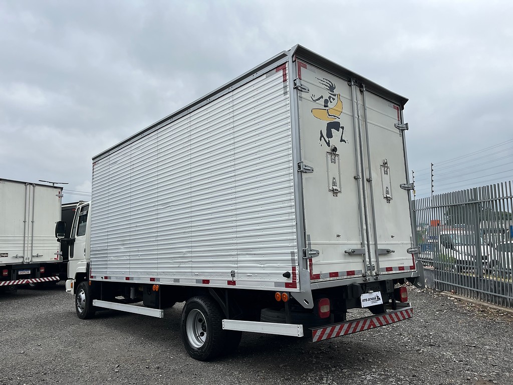 Caminhão FORD CARGO 815 Baú Furgão ANO 2010 de Oto Junior Caminhões no Paraná