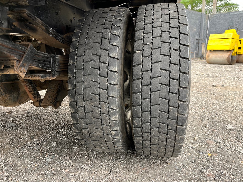 Caminhão FORD CARGO 815 Baú Furgão ANO 2010 de Oto Junior Caminhões no Paraná