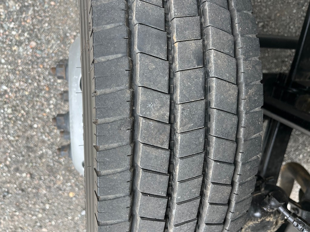 Caminhão FORD CARGO 815 Baú Furgão ANO 2010 de Oto Junior Caminhões no Paraná