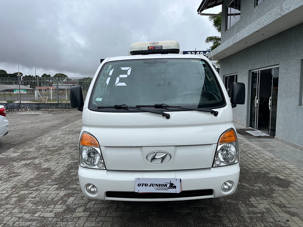 Caminhão HYUNDAI HR Carroceria ANO 2012 de Oto Junior Caminhões no Paraná