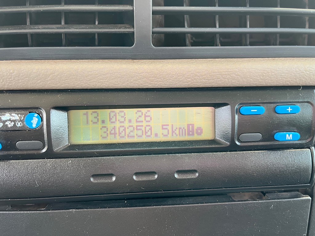 Caminhão VOLKSWAGEN VW 13150 Carroceria ANO 2001 de Oto Junior Caminhões no Paraná