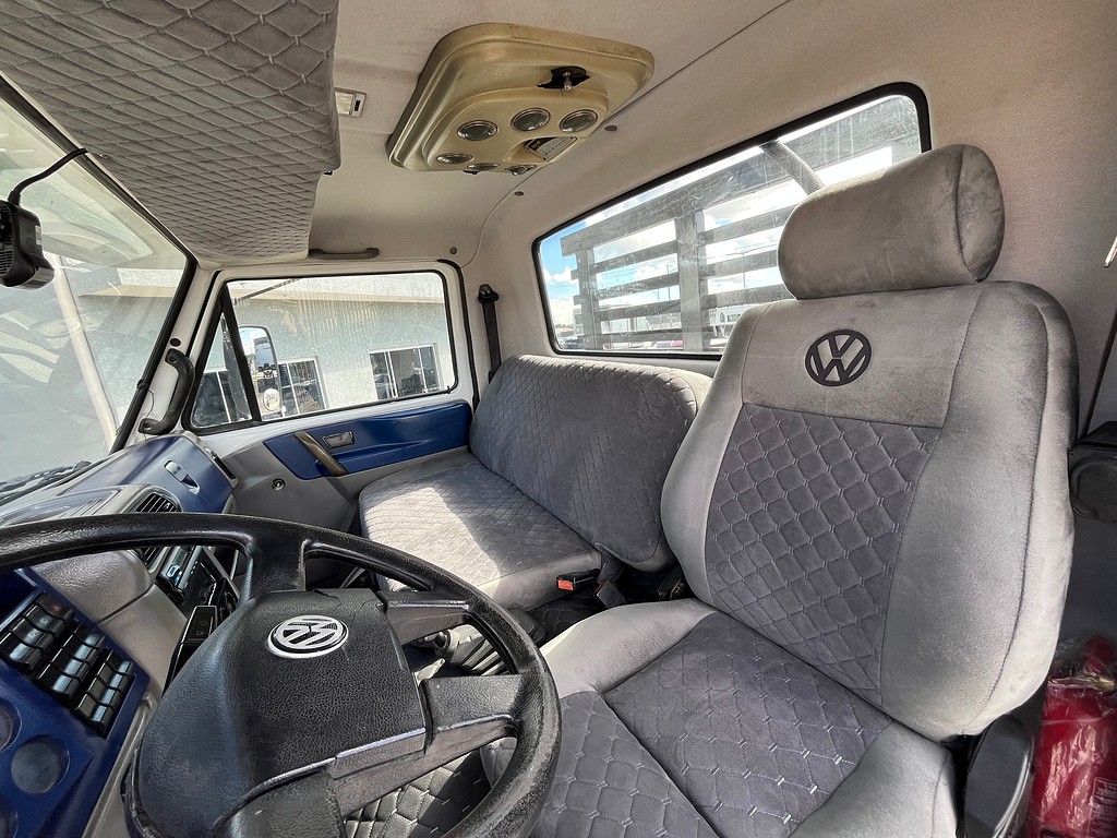 Caminhão VOLKSWAGEN VW 15180 Carroceria ANO 2010 de Oto Junior Caminhões no Paraná