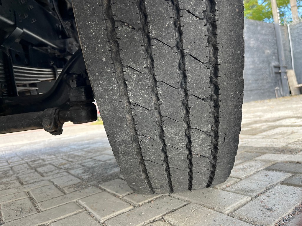 Caminhão VOLKSWAGEN VW 15180 Carroceria ANO 2010 de Oto Junior Caminhões no Paraná