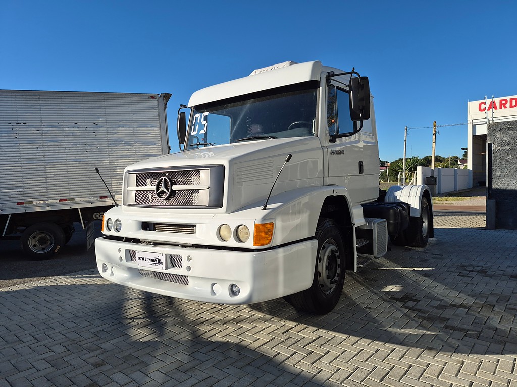 Caminhão MERCEDES BENZ MB 1634 Cavalo Mecânico ANO 2005 de Oto Junior Caminhões no Paraná