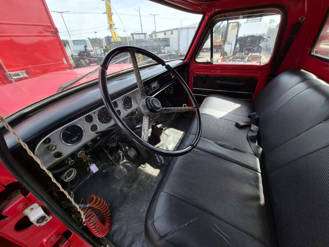 Caminhão FORD F-700 Carroceria ANO 1977 de Oto Junior Caminhões no Paraná