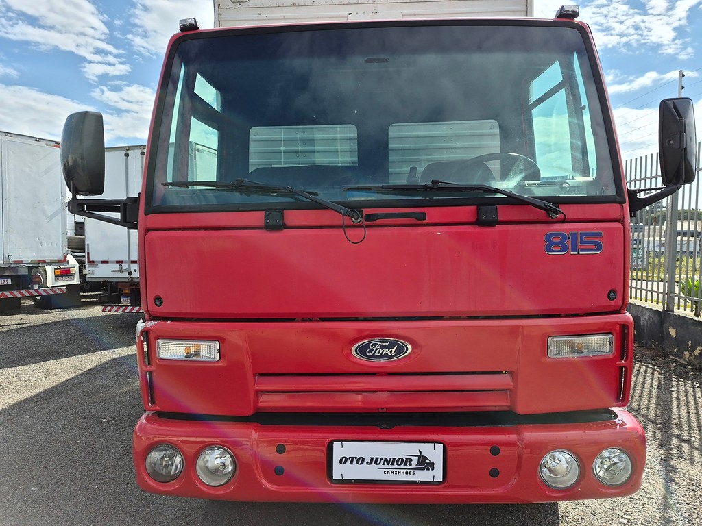 Caminhão FORD CARGO 815 Chassis ANO 2004 de Oto Junior Caminhões no Paraná