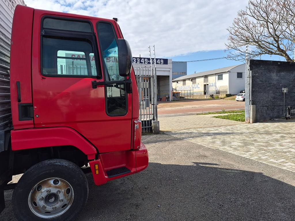Caminhão FORD CARGO 815 Chassis ANO 2004 de Oto Junior Caminhões no Paraná