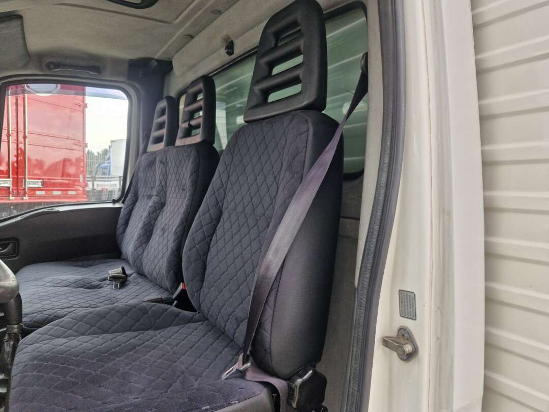 Caminhão IVECO DAILY 70c16 Baú Furgão ANO 2010 de Oto Junior Caminhões no Paraná