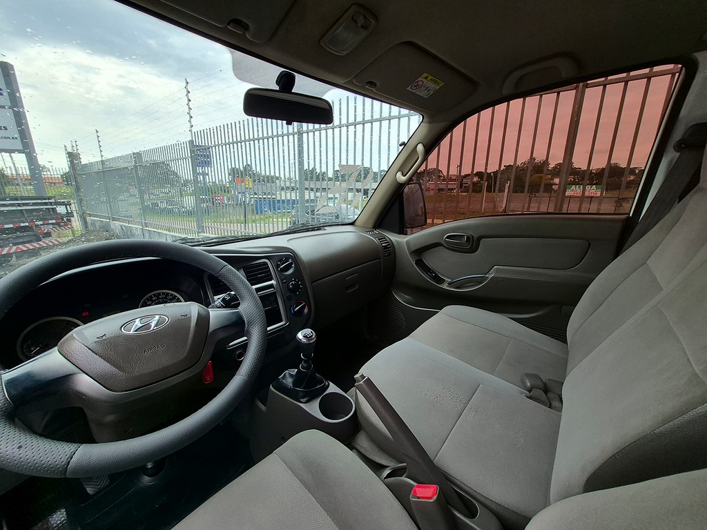 Caminhão HYUNDAI HR Baú Térmico ANO 2016 de Oto Junior Caminhões no Paraná