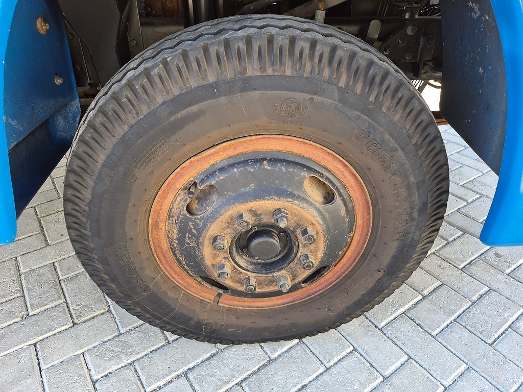 Caminhão AGRALE 7500 Carroceria ANO 1998 de Oto Junior Caminhões no Paraná