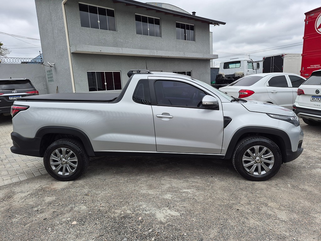 Caminhão ·UTILITÁRIO FIAT STRADA Varredeira ANO 2023 de Oto Junior Caminhões no Paraná